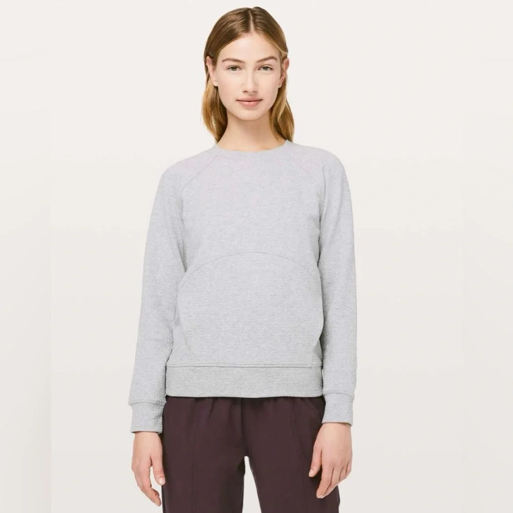 Lululemon Womens 4 Catch A Moment Crew Neck Pullover Heathered Light Gray Casual